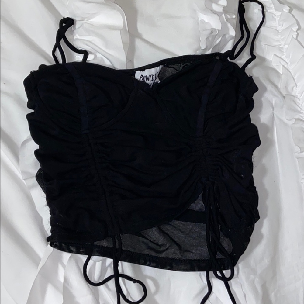black crop tank